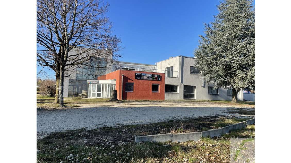 A vendre local d'activité et bureaux 1326m² Voiron