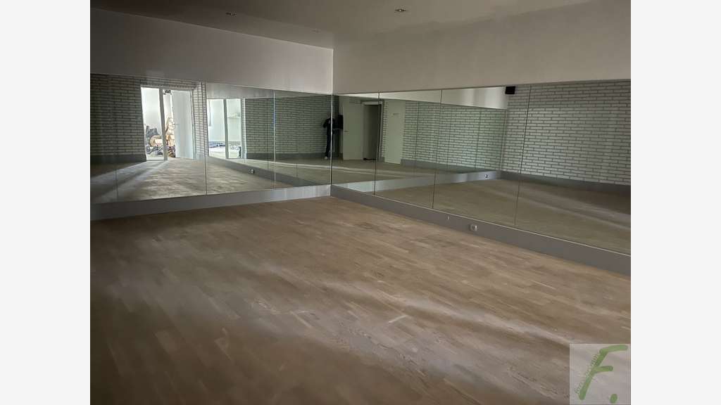 A vendre local d'activité et bureaux 1326m² Voiron