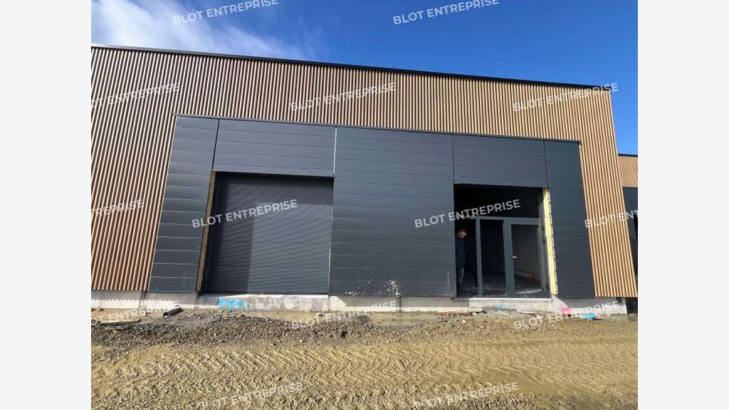 A vendre local d'activités neuf 243m² La Bouëxière