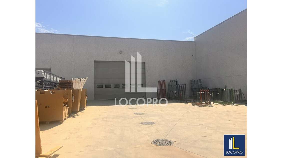 Local d'activité 2916m² à vendre Le Muy  RN7