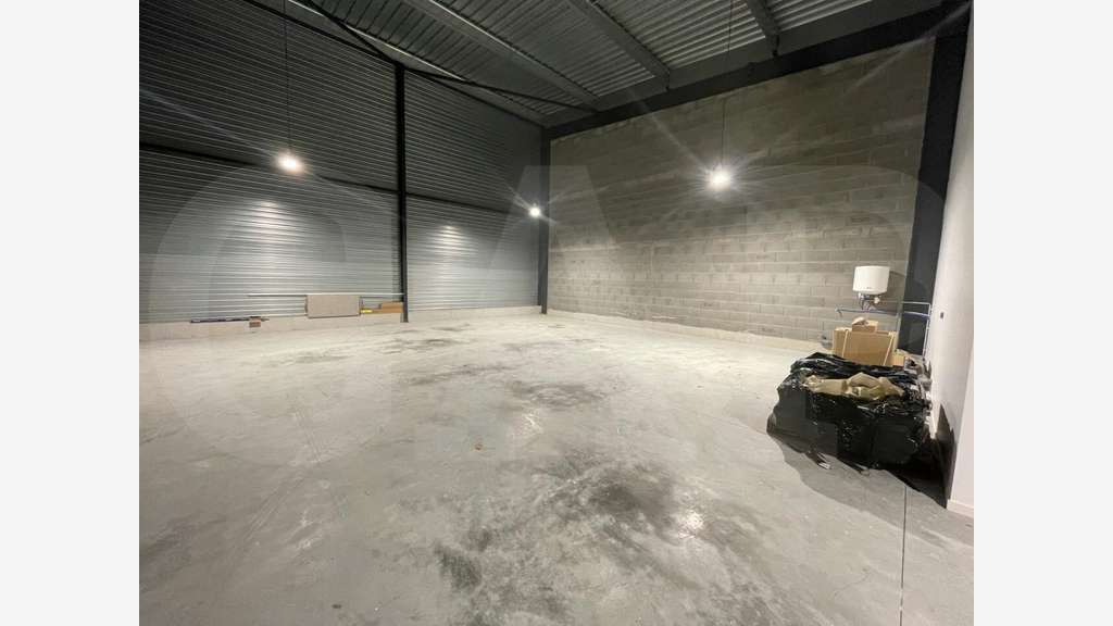 Local à vendre 300m² à Liffré A84