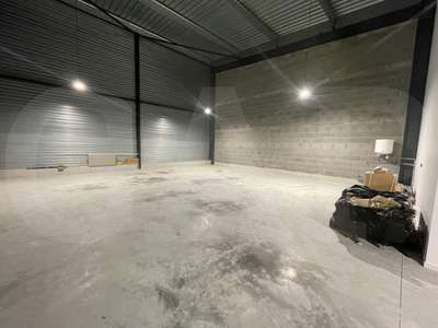 Local à vendre 300m² à Liffré A84