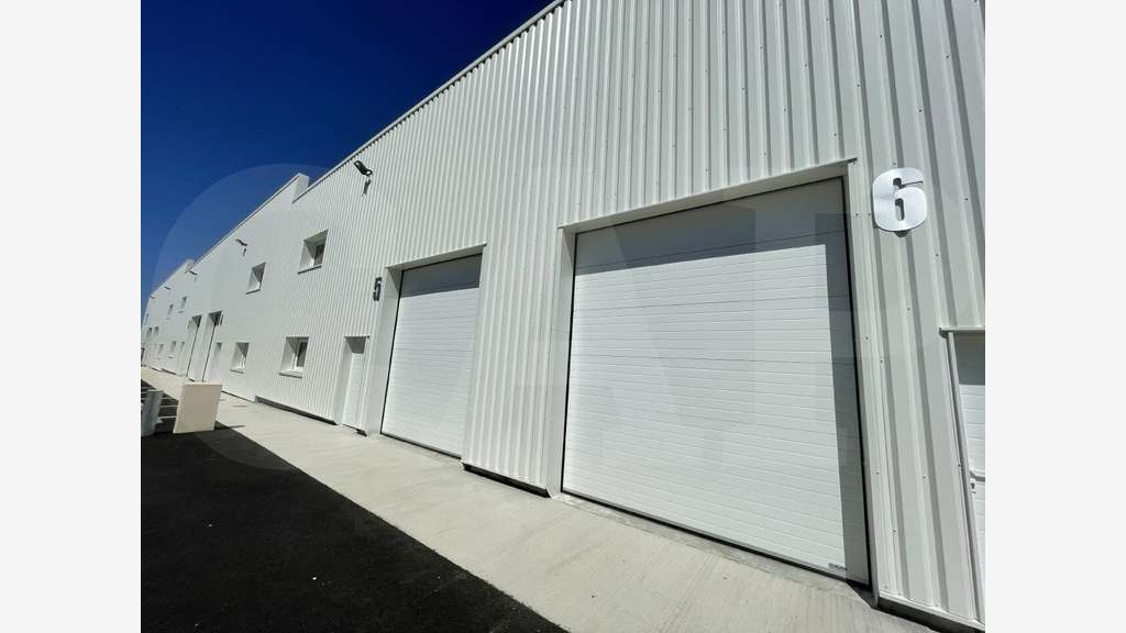 Local à vendre 300m² à Liffré A84