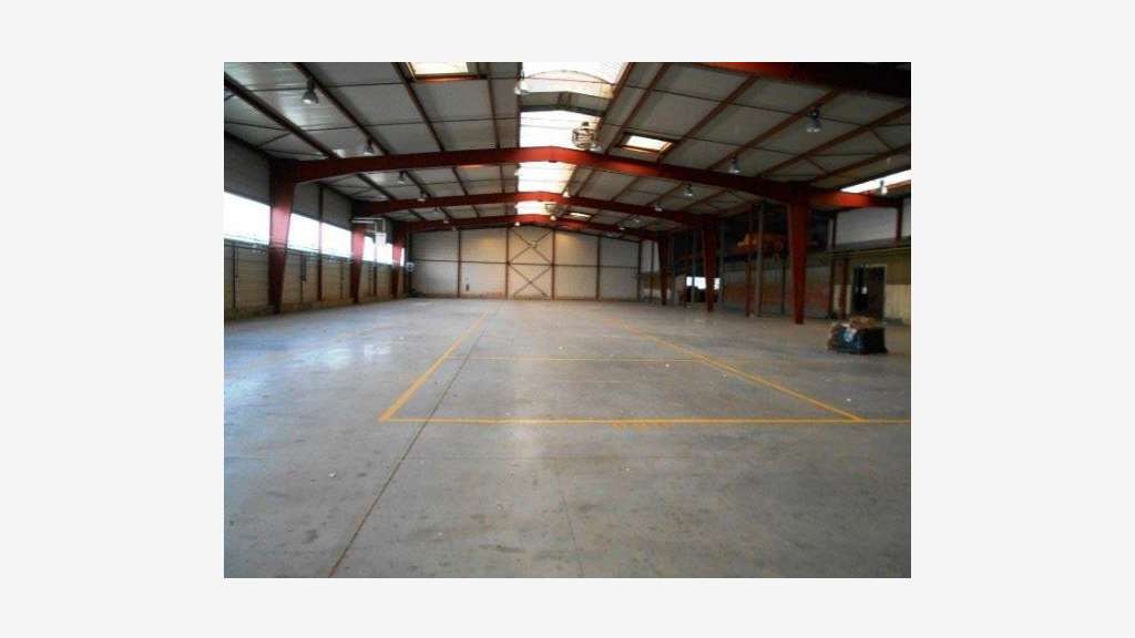 AV local Industriel 5314m² à Montigny-en-Cambrai