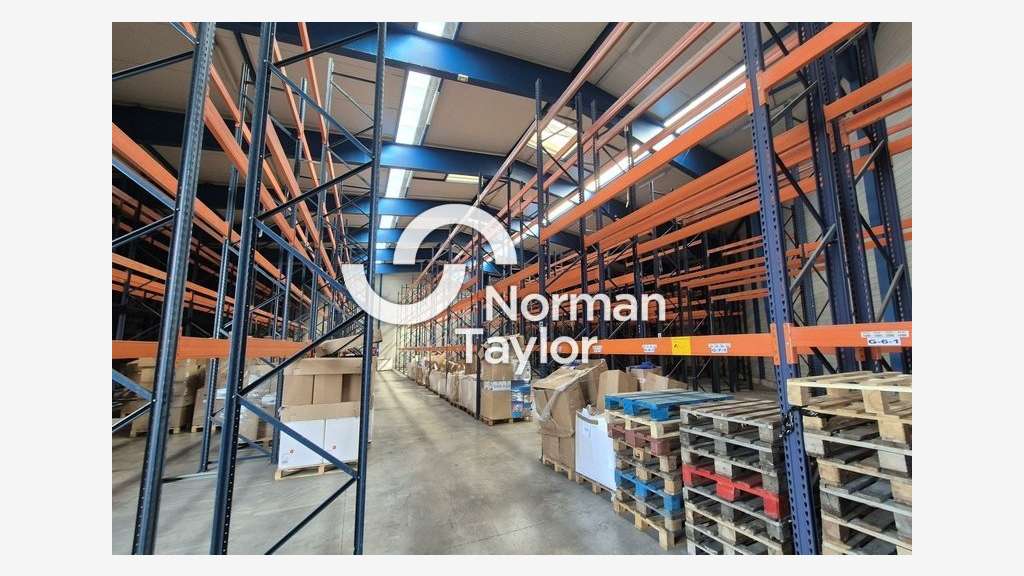 Local d'activité de 3200m² à vendre Perpignan Nord