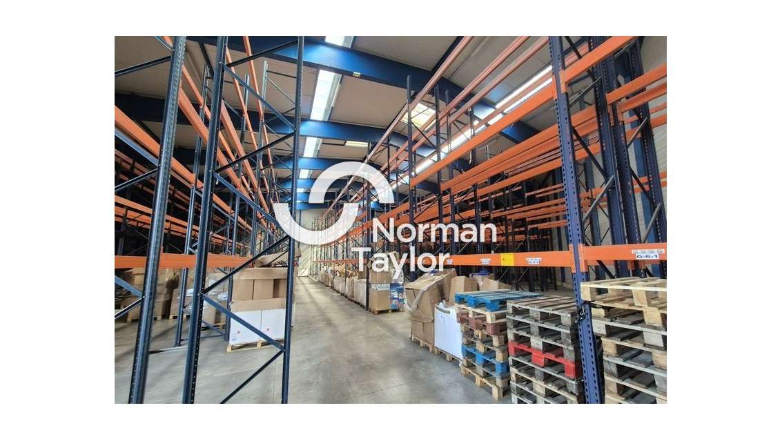 Local d'activité de 3200m² à vendre Perpignan Nord