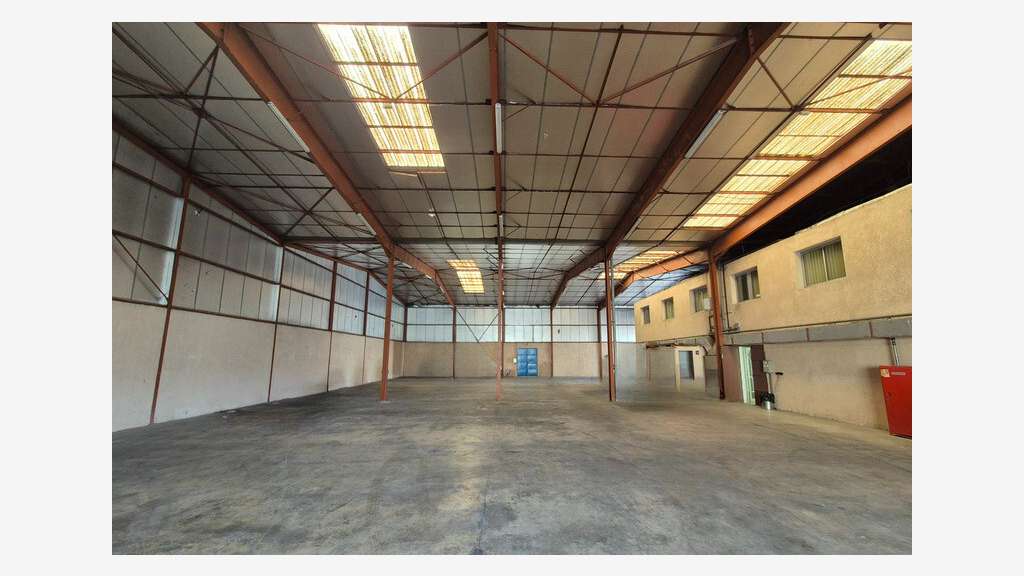 Local d'activité de 3200m² à vendre Perpignan Nord