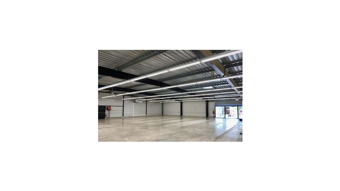 Vente local commercial 1300m² St-Maixent-L'école