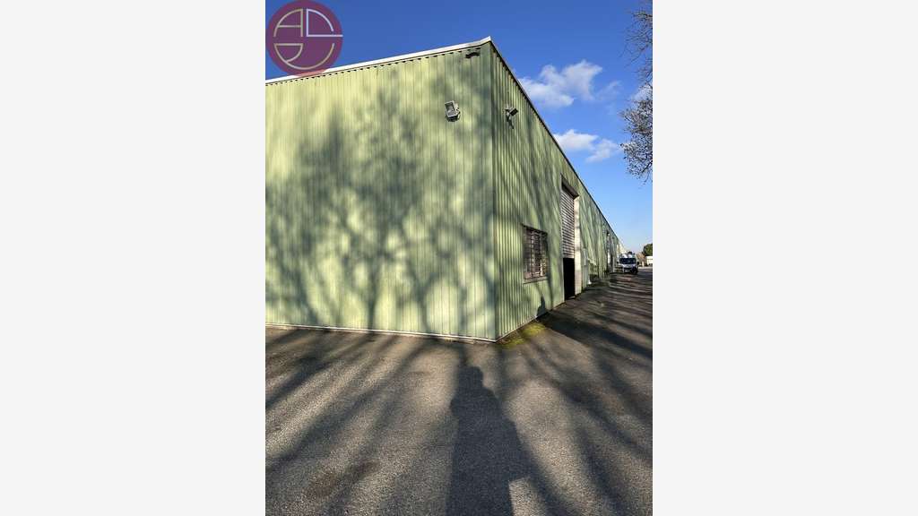 Vente entrepôt 2250m² Fronton proche d'Eurocentre