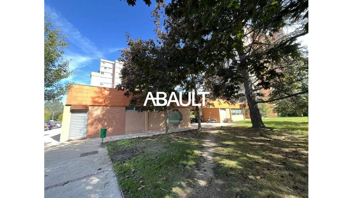 A vendre murs loués  60m² Toulouse Route d'Espagne