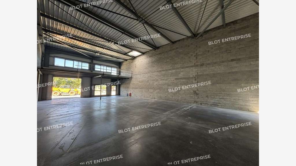 À VENDRE - CELLULES D'ACTIVITÉS - 259 m² - TR