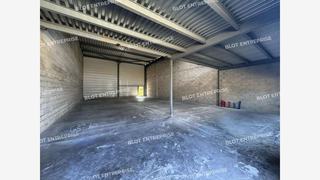À VENDRE - CELLULES D'ACTIVITÉS - 259 m² - TR