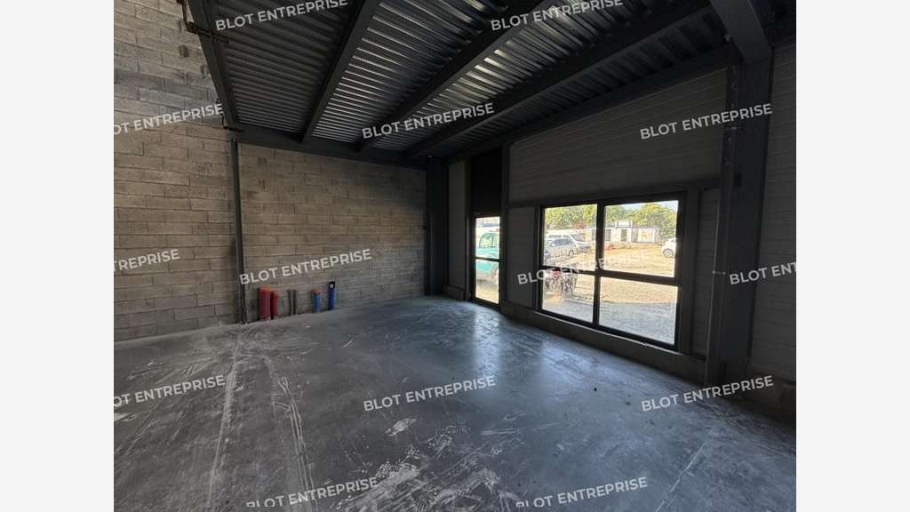 À VENDRE - CELLULES D'ACTIVITÉS - 259 m² - TR