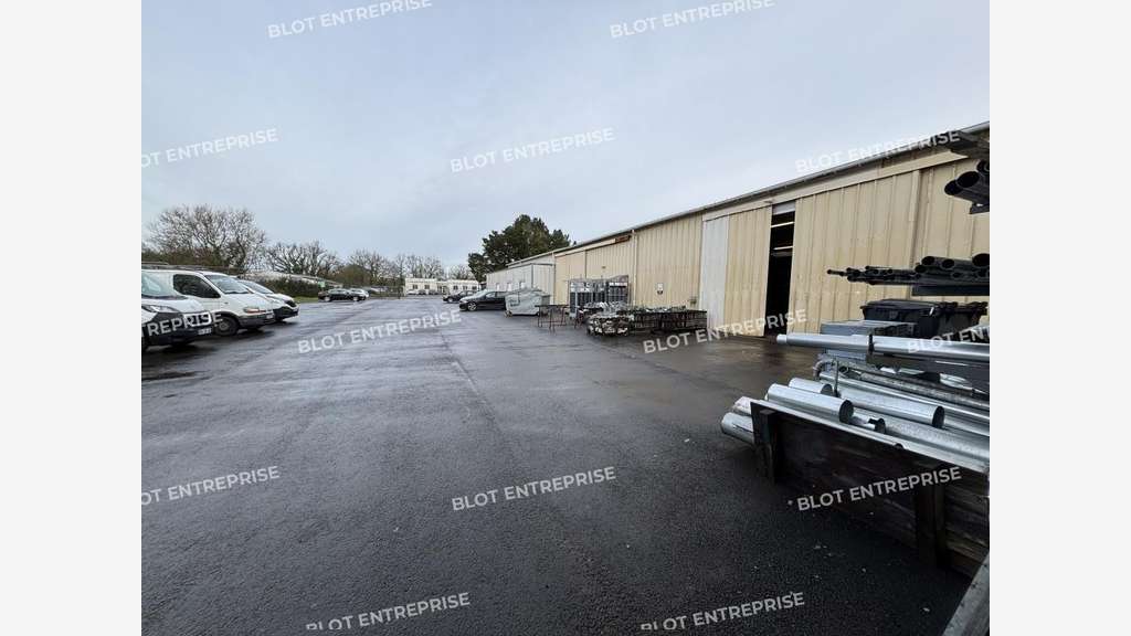 Vente local d'activité 1300m² à La Chevrolière