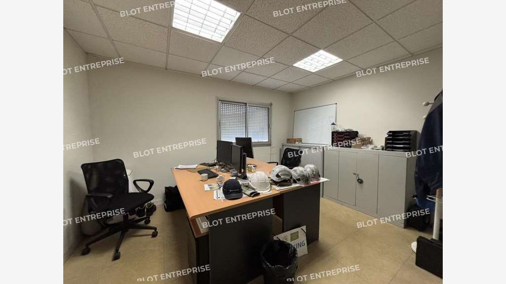 Vente local d'activité 1300m² à La Chevrolière
