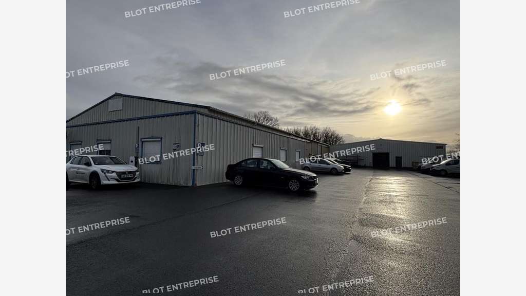Vente local d'activité 1300m² à La Chevrolière