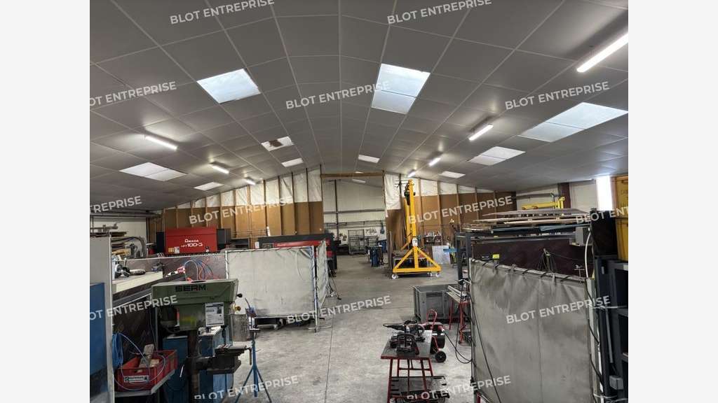 Vente local d'activité 1300m² à La Chevrolière