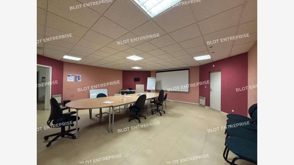 Vente local d'activité 1300m² à La Chevrolière
