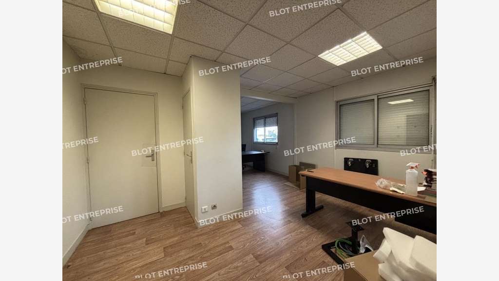 Vente local d'activité 1300m² à La Chevrolière