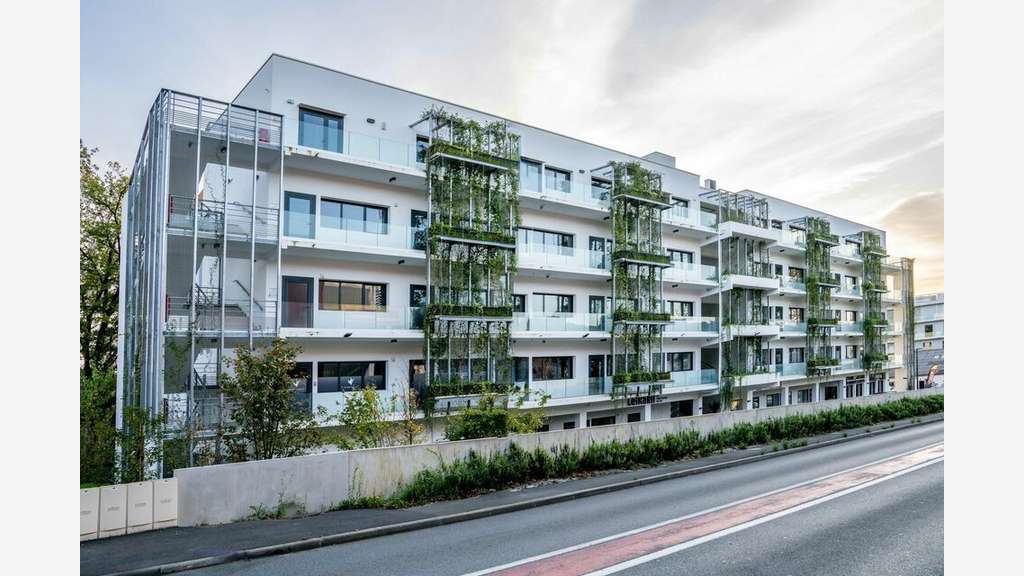 Vente local 211m² R+4 neuf à Anglet Maignon