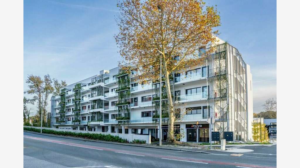 Vente local 211m² R+4 neuf à Anglet Maignon