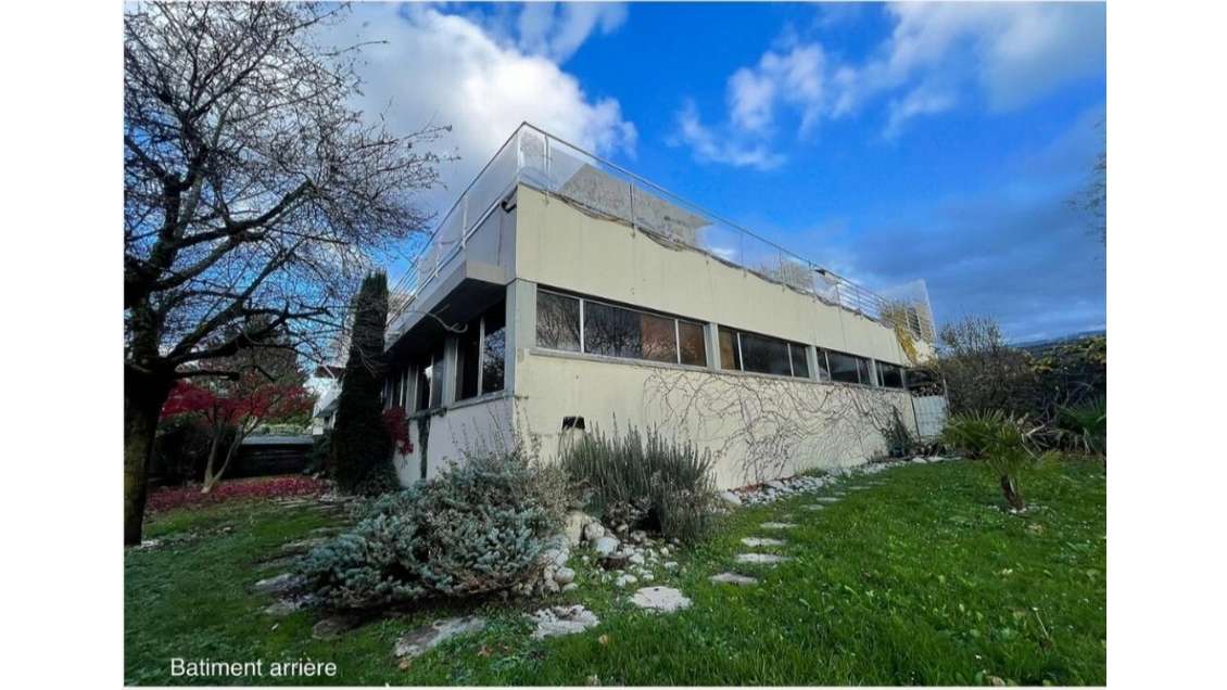 Vente local d'activité bureaux 987m² à Annemasse