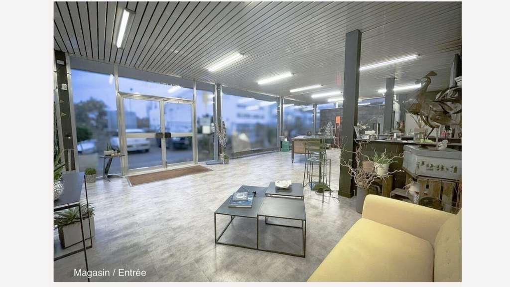 Vente local d'activité bureaux 987m² à Annemasse