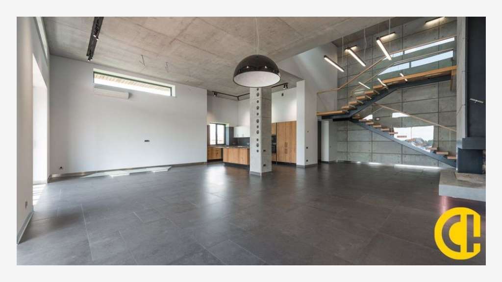 Murs loués 643m² à vendre axe à fort passage 69