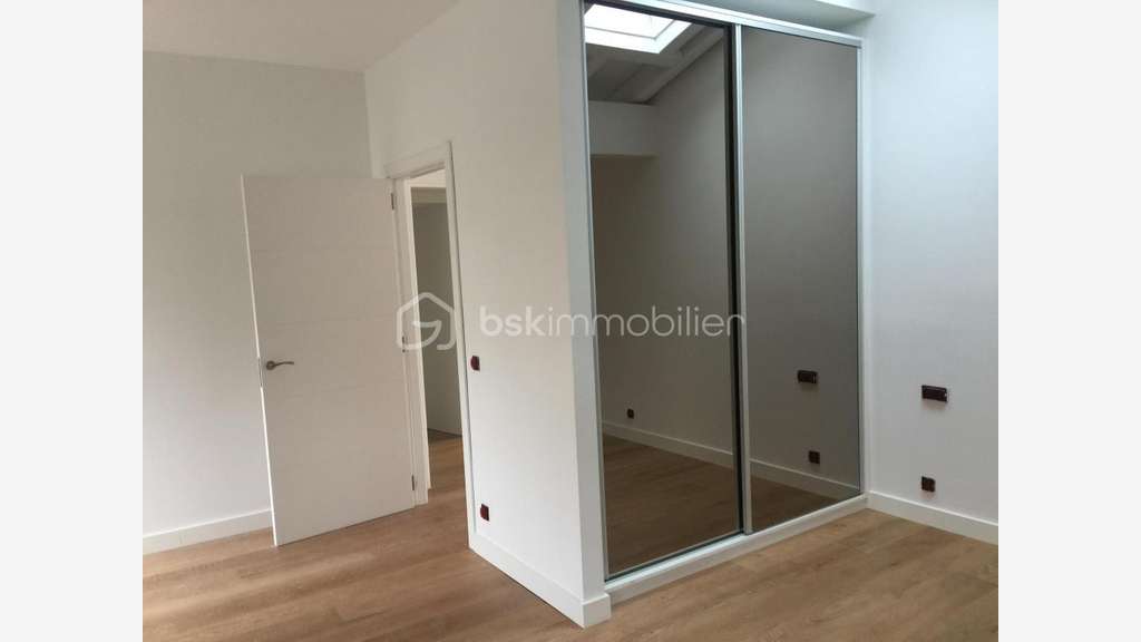 Vente grand local 150m² avec terrasse à Ascain