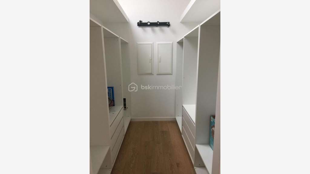 Vente grand local 150m² avec terrasse à Ascain