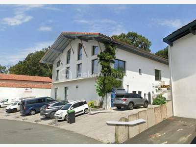 Vente grand local 150m² avec terrasse à Ascain