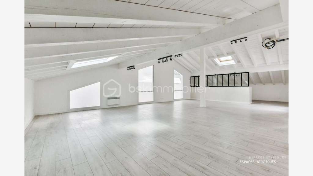 Vente grand local 150m² avec terrasse à Ascain