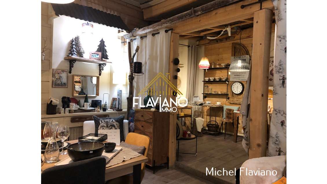 Vente murs commerciaux 188m² Barcelonnette centre