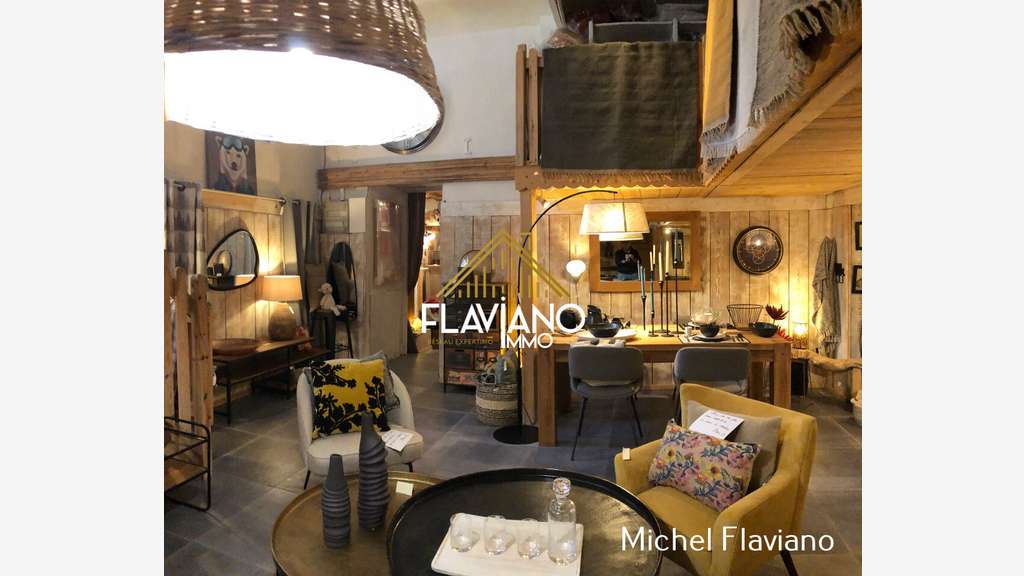 Vente murs commerciaux 188m² Barcelonnette centre