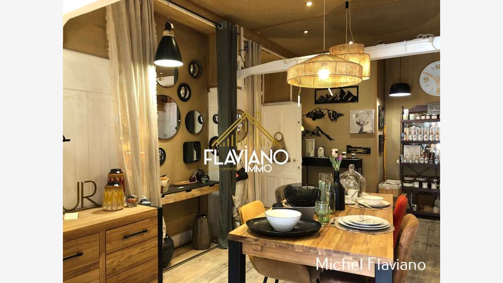 Vente murs commerciaux 188m² Barcelonnette centre