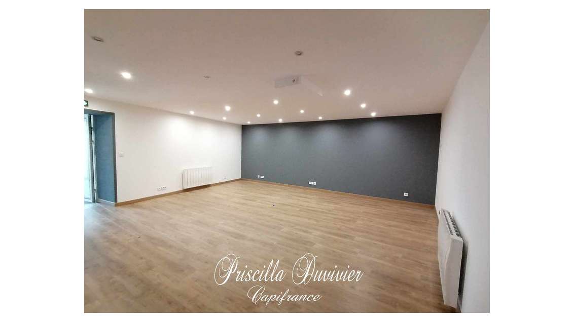 Local avec studio attenant à vendre à Berthecourt