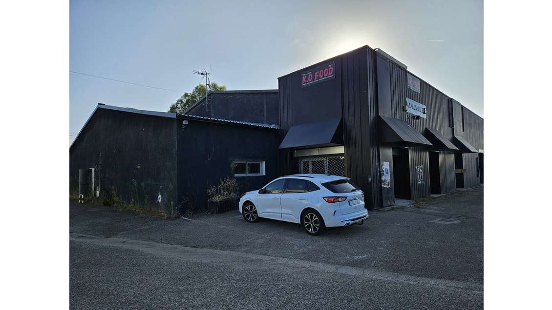 Vente local commercial 550m² périphérie d'Agen 