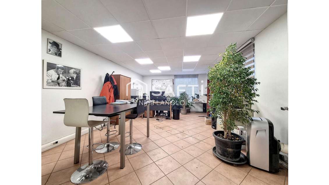 Vente local commercial 214m² à Choisy-le-Roi A86