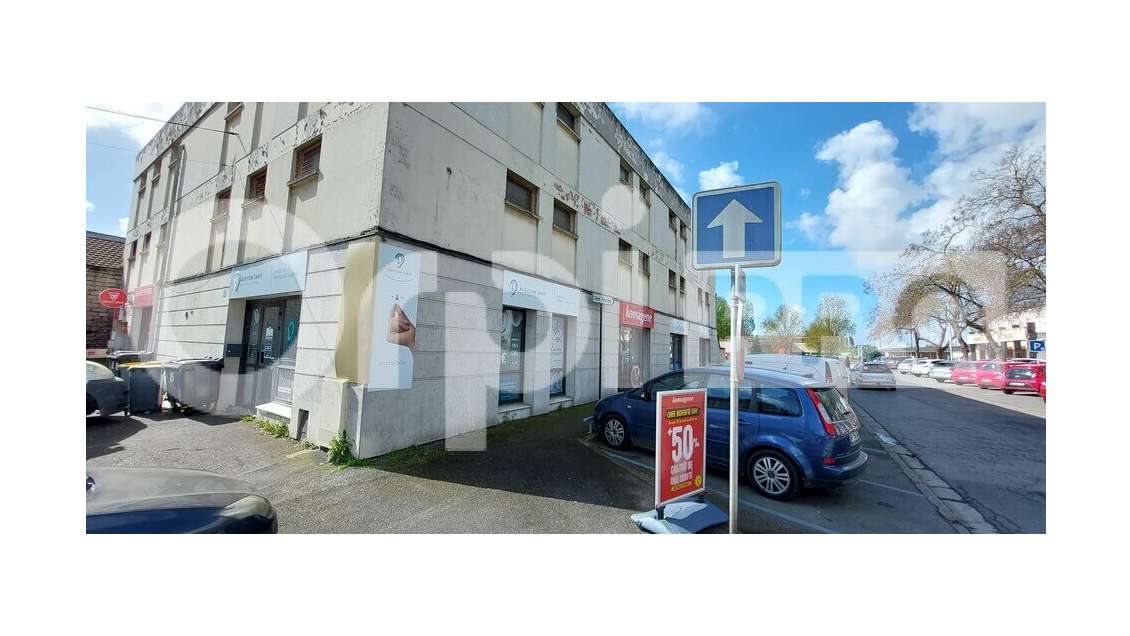 Ensemble de 5 locaux à vendre, pour investisseur