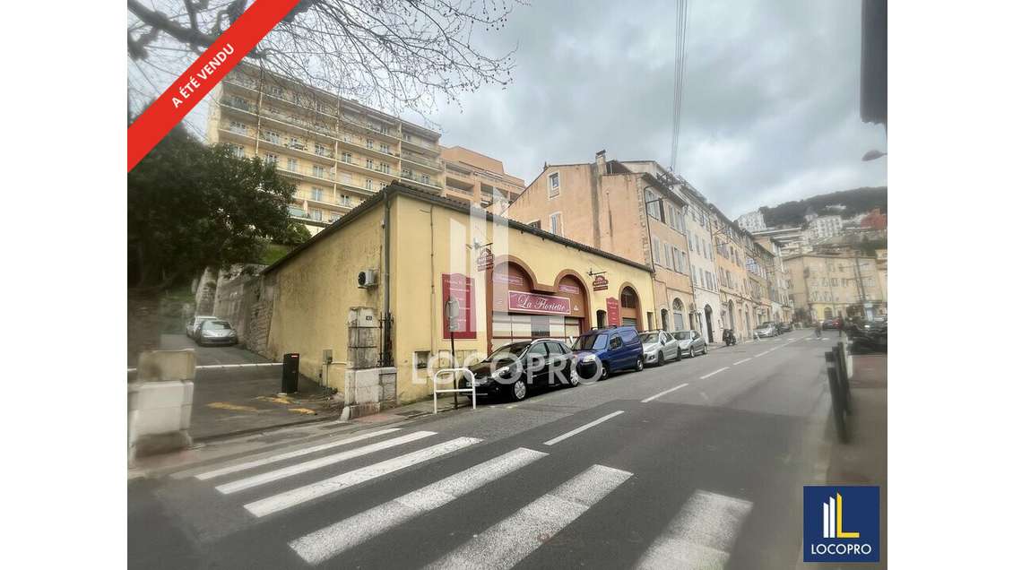 Vente murs libres de 245m² à l'entrée de Grasse