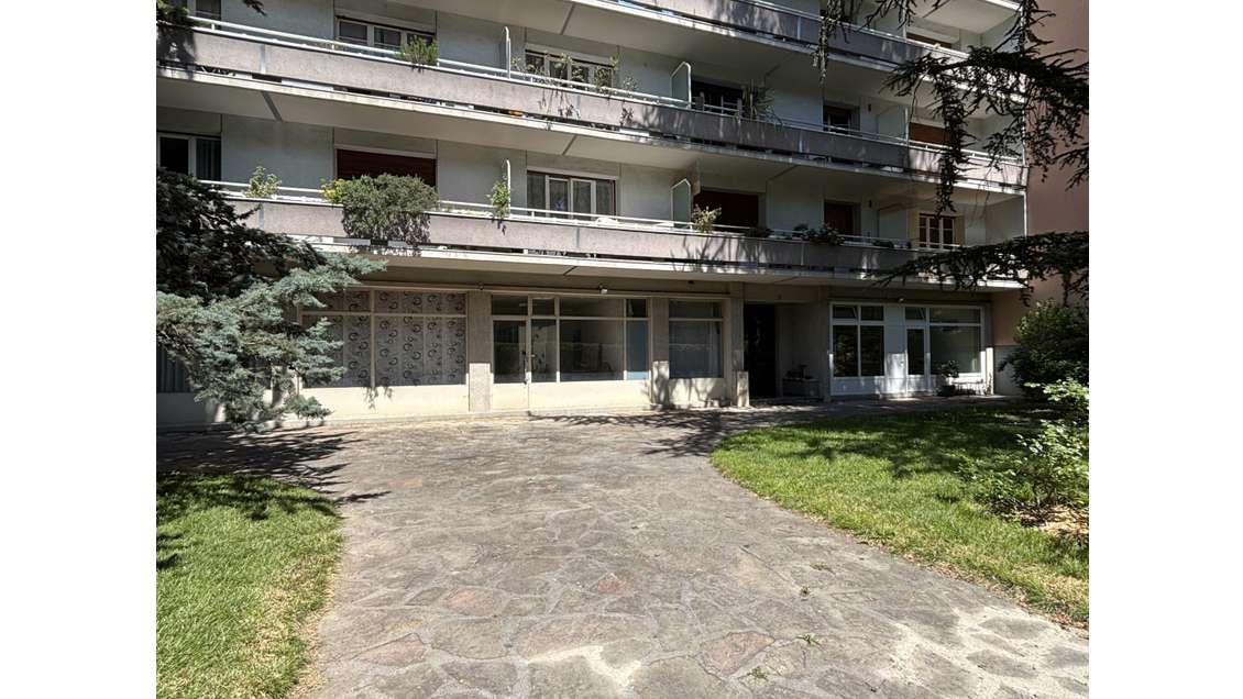 Vente superbe local professionnel 113m² à Grenoble