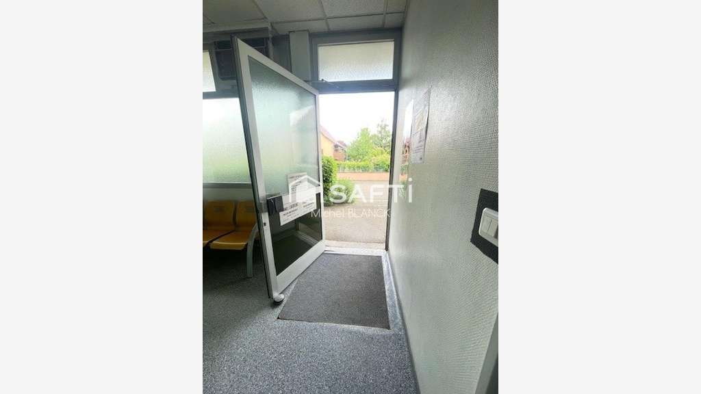 Vente local 92m² + parkings bel empl Horbourg-Wihr