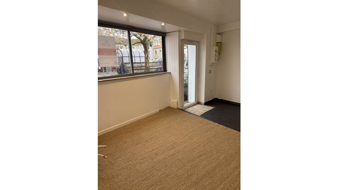 Vente local bureau 20m² refait à neuf La Rochelle