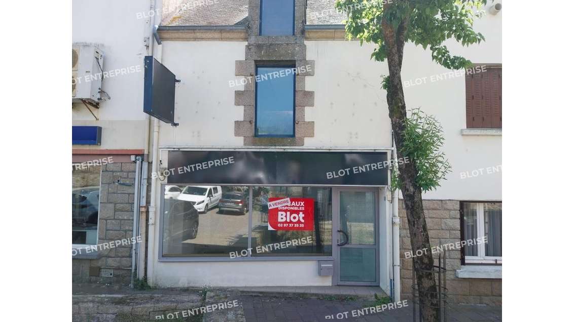 À vendre local commercial bureaux 64m² à Locmine