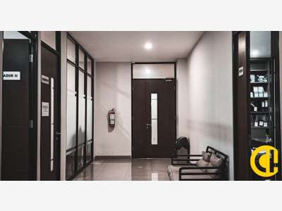 Cède bureaux lumineux de 150m² en centre-ville Ain