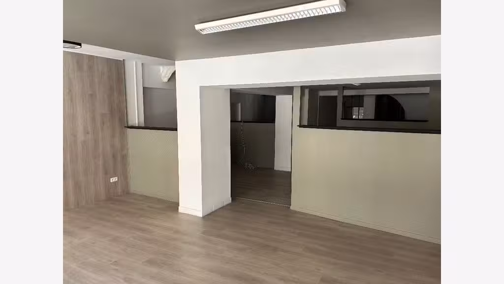 Cède bureaux lumineux de 150m² en centre-ville Ain