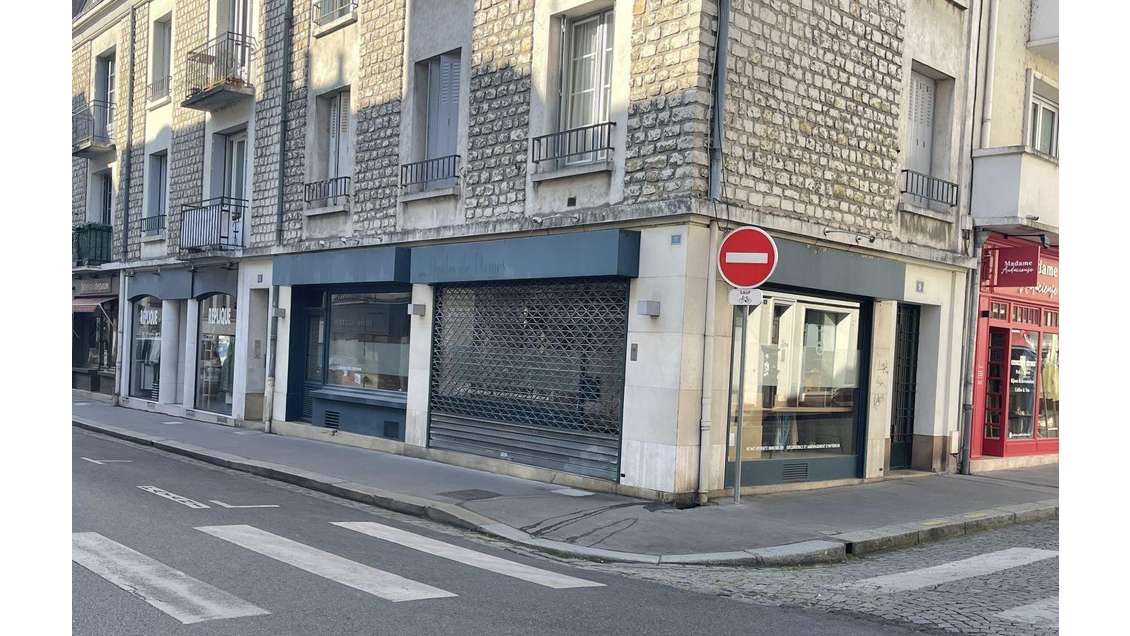 Vente local d’angle 36m² empl premium Tours centre