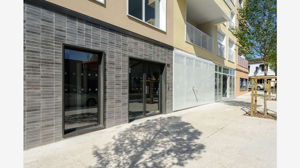 Locaux d'Activités à Vendre