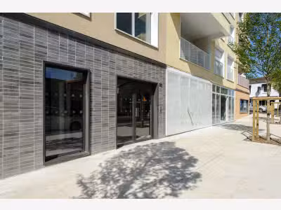 Locaux d'Activités à Vendre
