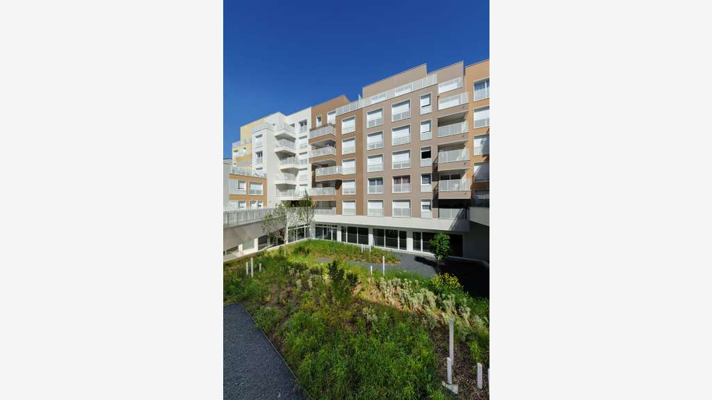 Locaux d'Activités à Vendre